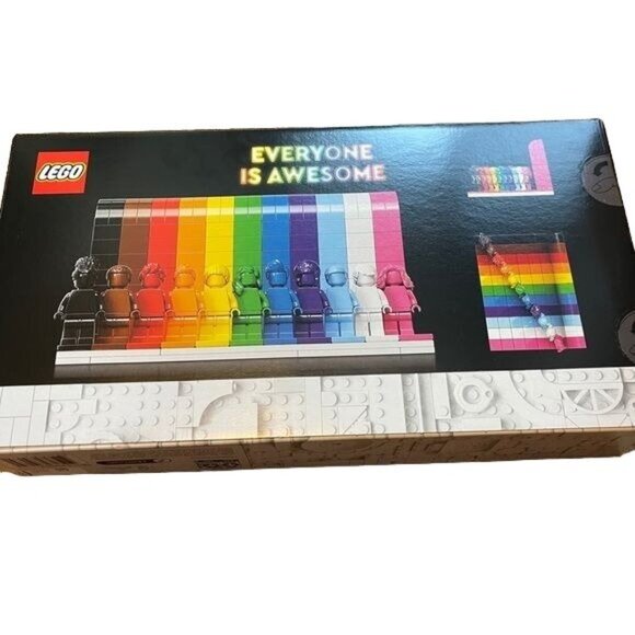 LEGO 40516 Everyone is Awesome Rainbow Pride Colorful 346 pieces LGBTQ+ Gift New - Picture 6 of 12